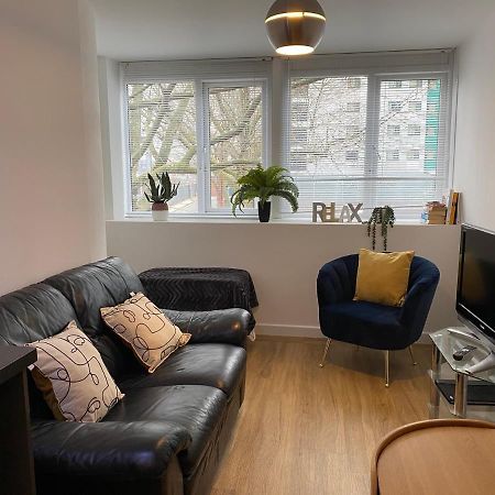 Modern City Centre Apartment Portsmouth Exterior photo
